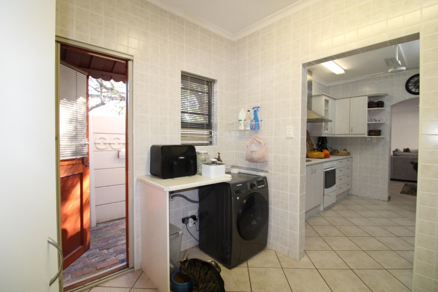 To Let 3 Bedroom Property for Rent in Somerset West Western Cape